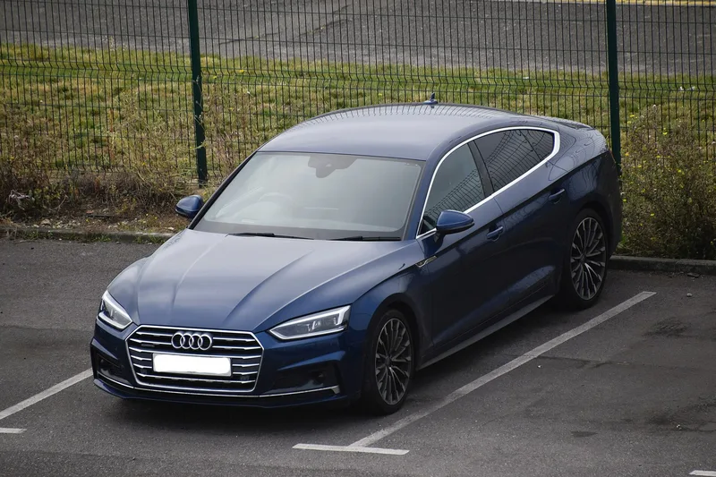 ภาพรถ Audi A5 Coupé / Sportback ตัวถัง F5 (2017-2024) คันจริง ใช้ประกอบการเลือกรุ่น