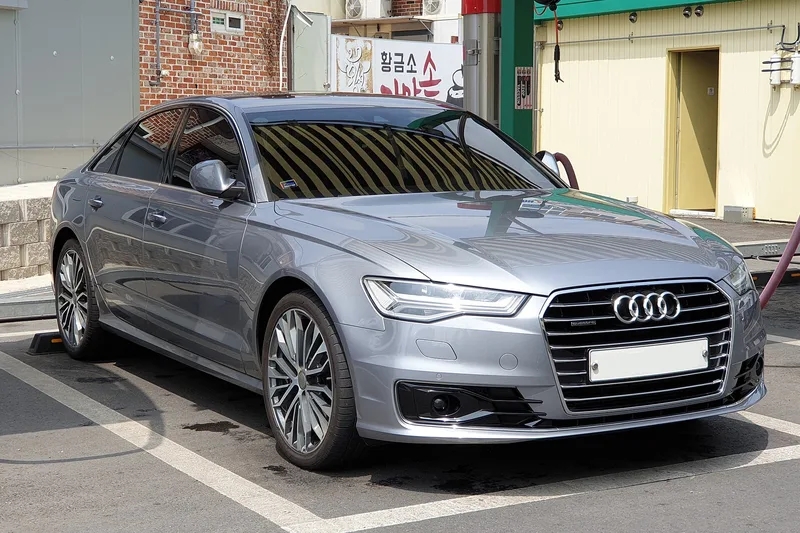 ภาพรถ Audi A6 ตัวถัง C7 (2011-2018) คันจริง ใช้ประกอบการเลือกรุ่น