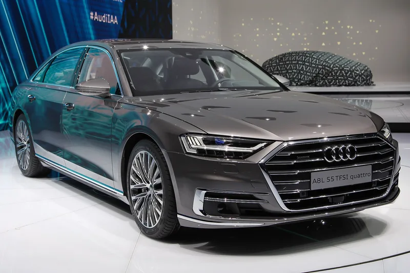 ภาพรถ Audi A8 L ตัวถัง D5 (2018-ปัจจุบัน) คันจริง ใช้ประกอบการเลือกรุ่น