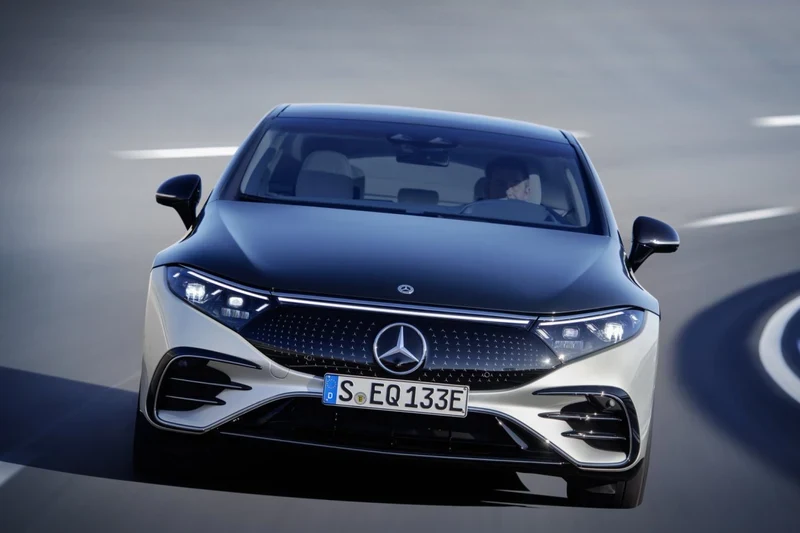 ภาพรถ Mercedes-Benz EQS ของแท้จากสื่อทางการของผู้ผลิต ใช้ประกอบการเลือกไซซ์ยางให้ตรงรุ่น