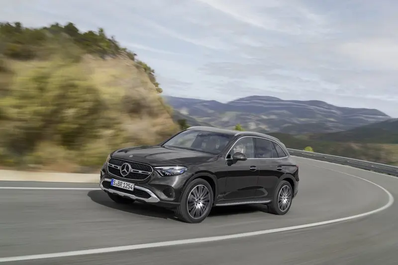 ภาพรถ Mercedes-Benz GLC ของแท้จากสื่อทางการของผู้ผลิต ใช้ประกอบการเลือกไซซ์ยางให้ตรงรุ่น