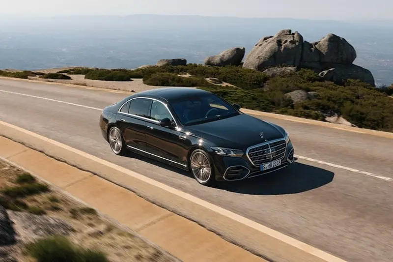 ภาพรถ Mercedes-Benz S-Class ของแท้จากสื่อทางการของผู้ผลิต ใช้ประกอบการเลือกไซซ์ยางให้ตรงรุ่น