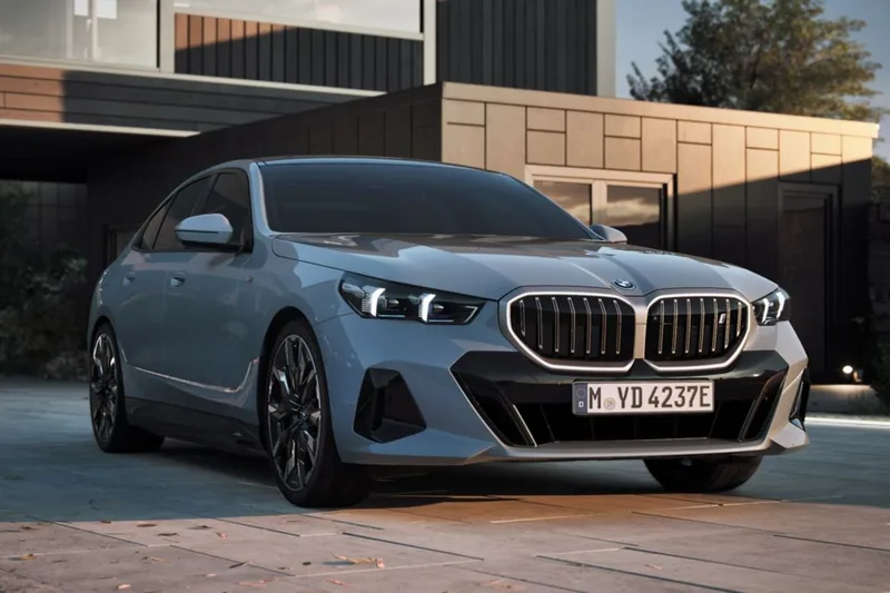 ภาพรถ BMW i5 ของแท้จากสื่อทางการของผู้ผลิต ใช้ประกอบการเลือกไซซ์ยางให้ตรงรุ่น