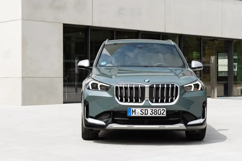 ภาพรถ BMW X1 ของแท้จากสื่อทางการของผู้ผลิต ใช้ประกอบการเลือกไซซ์ยางให้ตรงรุ่น