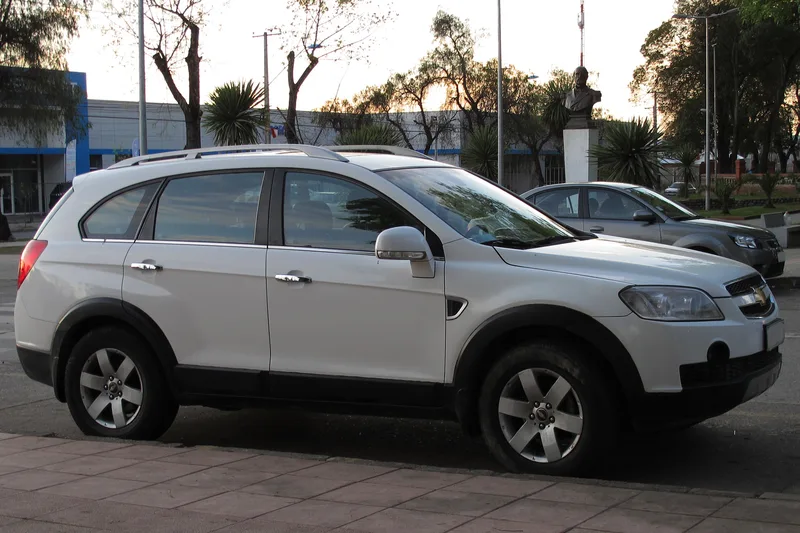 ภาพรถ Chevrolet Captiva รุ่นแรก (C100) 2007-2011 คันจริง ใช้ประกอบการเลือกรุ่น