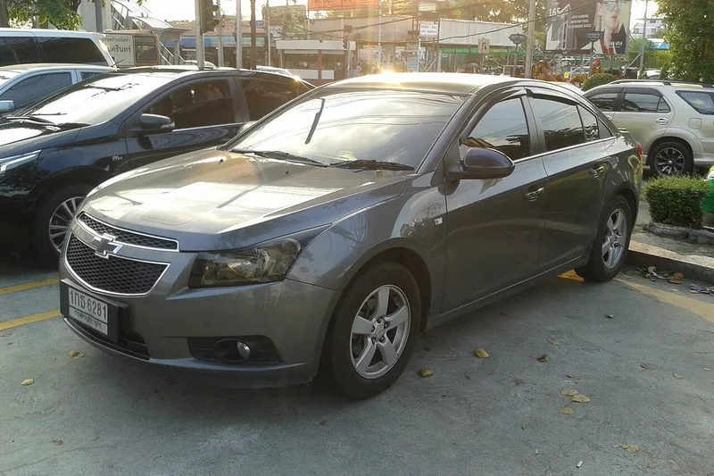 ภาพรถ Chevrolet Cruze (2010-2018) คันจริง ใช้ประกอบการเลือกไซซ์ยางให้ตรงรุ่น