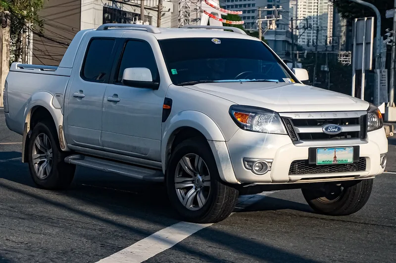 ภาพรถ Ford Ranger PJ/PK (2006-2011) คันจริง ใช้ประกอบการเลือกไซซ์ยางให้ตรงรุ่น