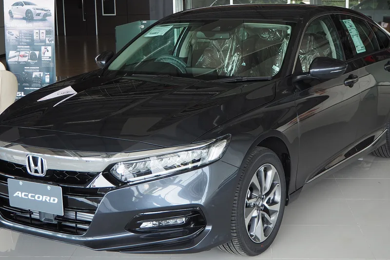 ภาพรถ Honda Accord (G10) คันจริง ใช้ประกอบการเลือกรุ่น