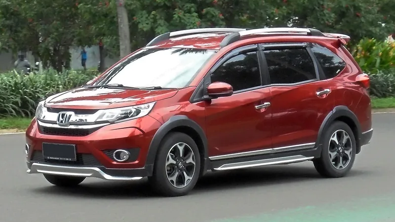 ภาพรถ Honda BR-V รุ่นเก่า คันจริง ใช้ประกอบการเลือกรุ่น