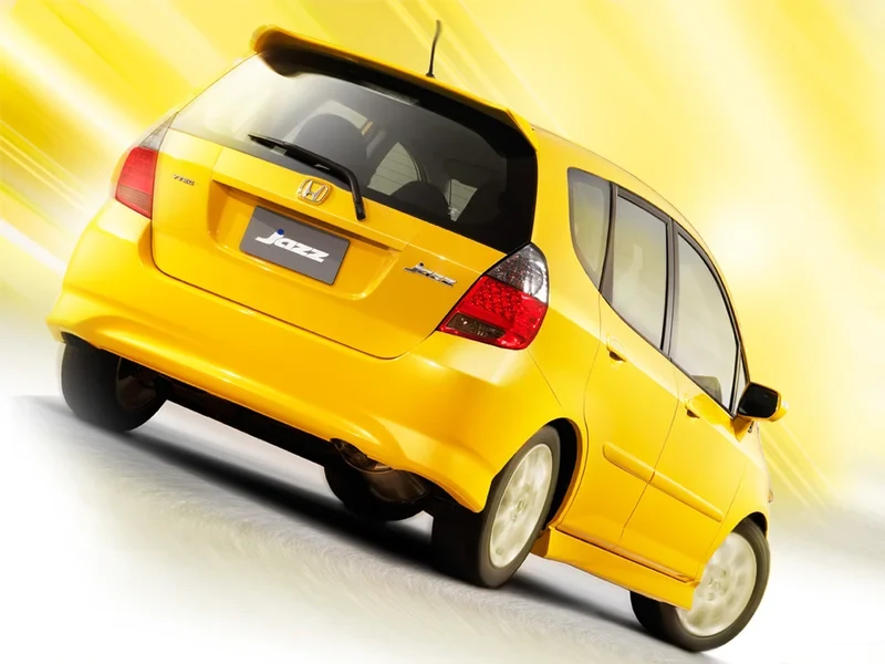 ภาพรถ Honda Jazz ของแท้จากสื่อทางการของผู้ผลิต ใช้ประกอบการเลือกรุ่น