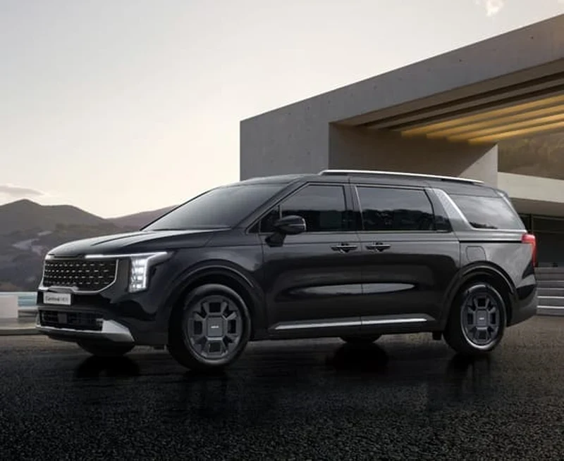 ภาพรถ Kia Carnival ของแท้จากสื่อทางการของผู้ผลิต ใช้ประกอบการเลือกรุ่น