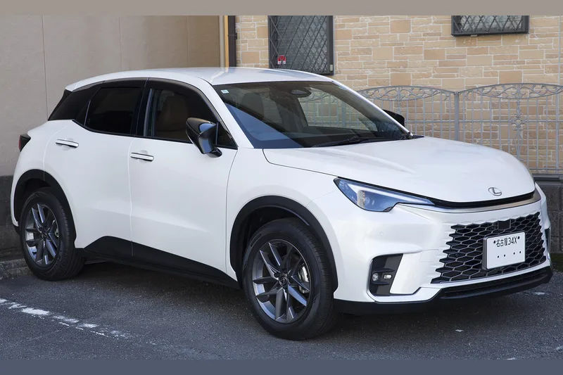 ภาพรถ Lexus LBX (2024-ปัจจุบัน) คันจริง ใช้ประกอบการเลือกรุ่น