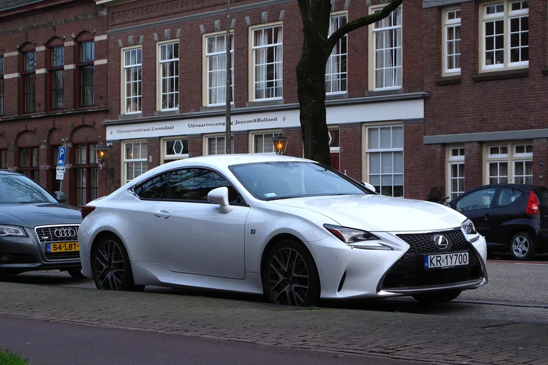 ภาพรถ Lexus RC ตัวถัง XC10 (2015-2022) คันจริง ใช้ประกอบการเลือกรุ่น