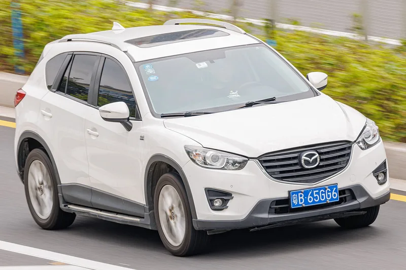 ภาพรถ Mazda CX-5 ตัวถัง KE (2013-2017) คันจริง ใช้ประกอบการเลือกไซซ์ยางให้ตรงรุ่น