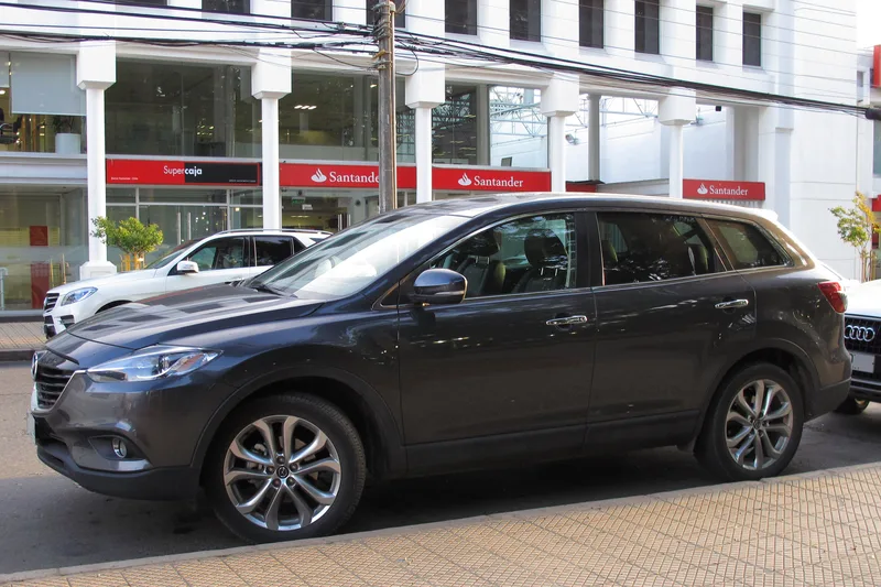 ภาพรถ Mazda CX-9 รุ่นแรก (TB) 2010-2015 คันจริง ใช้ประกอบการเลือกไซซ์ยางให้ตรงรุ่น
