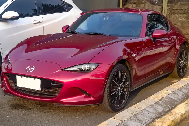 ภาพรถ Mazda MX-5 คันจริง ใช้ประกอบการเลือกรุ่น