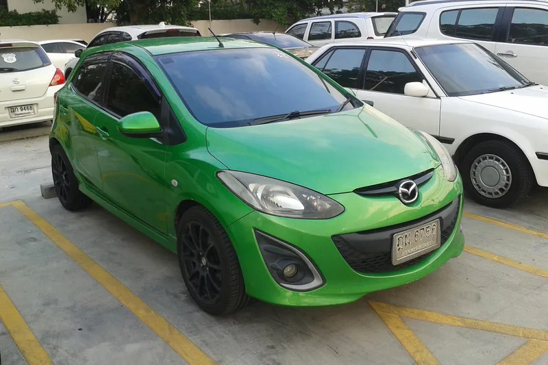 ภาพรถ Mazda2 ตัวถัง DE (2009-2014) คันจริง ใช้ประกอบการเลือกรุ่น