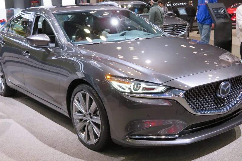 ภาพรถ Mazda6 คันจริง ใช้ประกอบการเลือกไซซ์ยางให้ตรงรุ่น