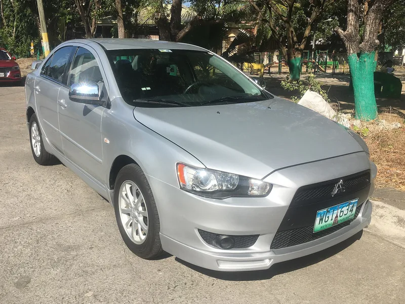 ภาพรถ Mitsubishi Lancer EX คันจริง ใช้ประกอบการเลือกรุ่น