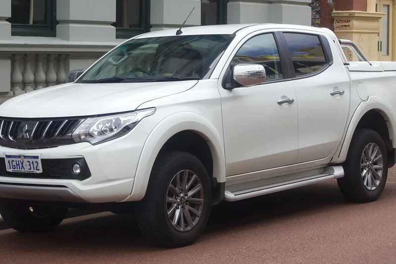 ภาพรถ Mitsubishi Triton MQ/MR (2015-2023) คันจริง ใช้ประกอบการเลือกไซซ์ยางให้ตรงรุ่น