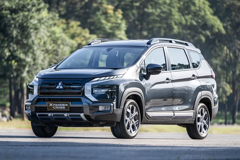 ภาพรถ Mitsubishi Xpander Cross HEV ของแท้จากสื่อทางการของผู้ผลิต ใช้ประกอบการเลือกรุ่น