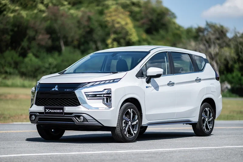 ภาพรถ Mitsubishi Xpander HEV ของแท้จากสื่อทางการของผู้ผลิต ใช้ประกอบการเลือกรุ่น