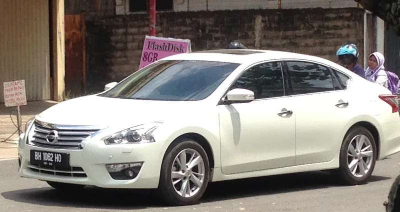 ภาพรถ Nissan Teana คันจริง ใช้ประกอบการเลือกไซซ์ยางให้ตรงรุ่น