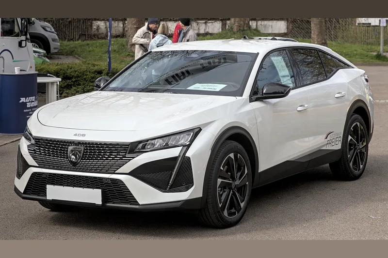 ภาพรถ Peugeot 408 รุ่นที่ 3 (2023-ปัจจุบัน) คันจริง ใช้ประกอบการเลือกรุ่น