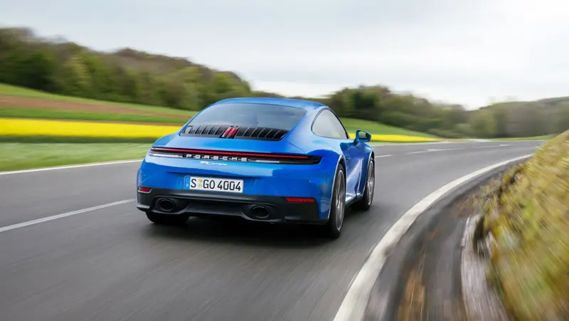 ภาพรถ Porsche 911 ของแท้จากสื่อทางการของผู้ผลิต ใช้ประกอบการเลือกไซซ์ยางให้ตรงรุ่น