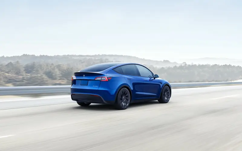 ภาพรถ Tesla Model Y ของแท้จากสื่อทางการของผู้ผลิต ใช้ประกอบการเลือกไซซ์ยางให้ตรงรุ่น