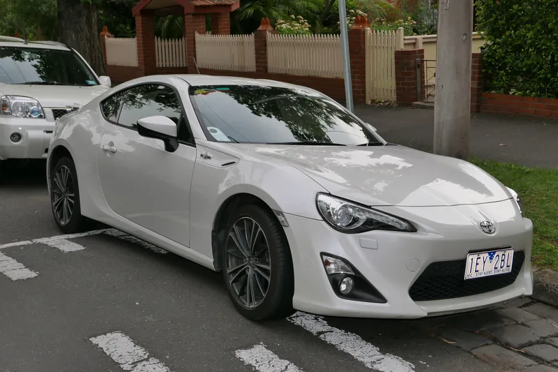 ภาพรถ Toyota 86 (ZN6) 2012-2021 คันจริง ใช้ประกอบการเลือกไซซ์ยางให้ตรงรุ่น