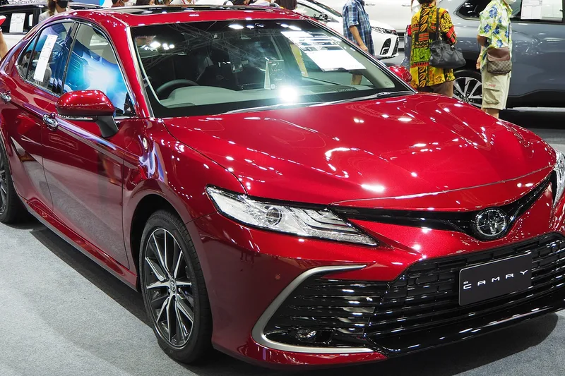 ภาพรถ Toyota Camry (XV70) คันจริง ใช้ประกอบการเลือกรุ่น