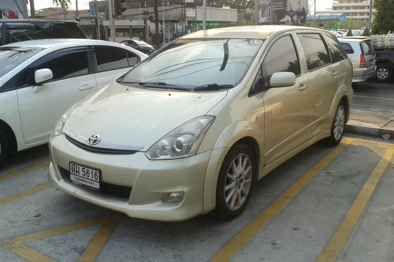 ภาพรถ Toyota Wish (AE10) คันจริง ใช้ประกอบการเลือกไซซ์ยางให้ตรงรุ่น