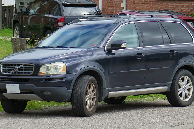 ภาพรถ Volvo XC90 รุ่นแรก (2003-2014) คันจริง ใช้ประกอบการเลือกไซซ์ยางให้ตรงรุ่น