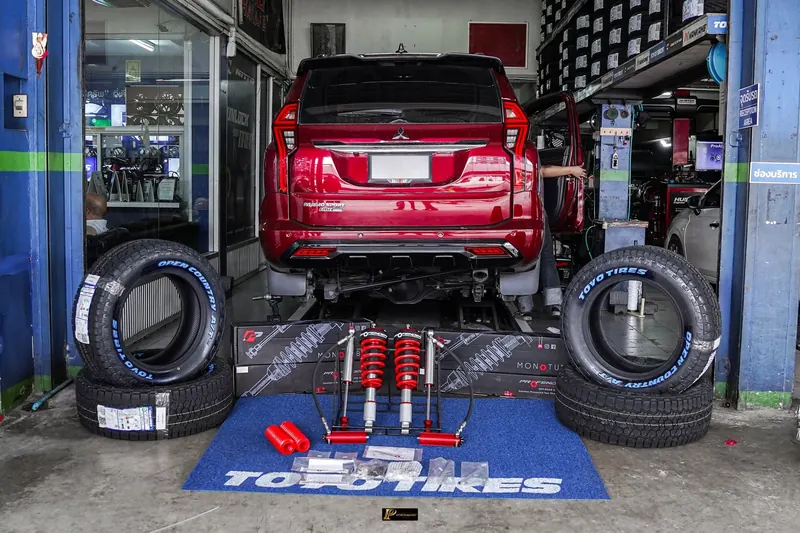 งานติดตั้งโช้ค Profender ที่ร้าน TAIRODGROUP (pajero sport on lift)