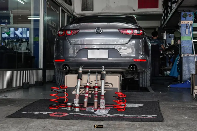 Mazda 3 ในร้าน ติดตั้งโช้คอัพ Profender DRIFT พร้อมสปริง